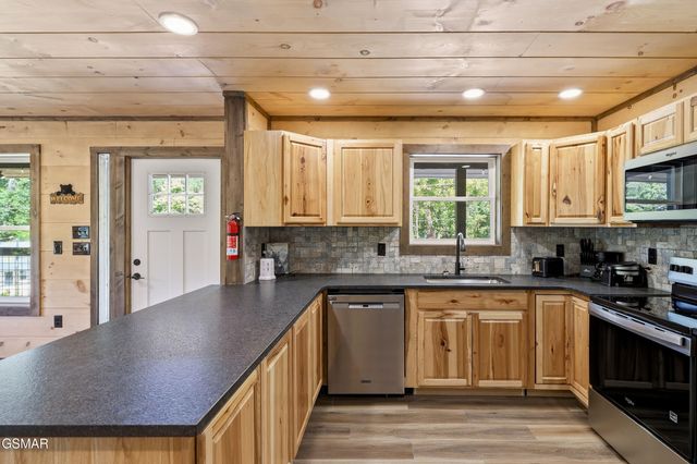 606 Cedar Road, Pigeon Forge, TN 37863