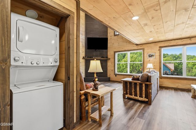 606 Cedar Road, Pigeon Forge, TN 37863