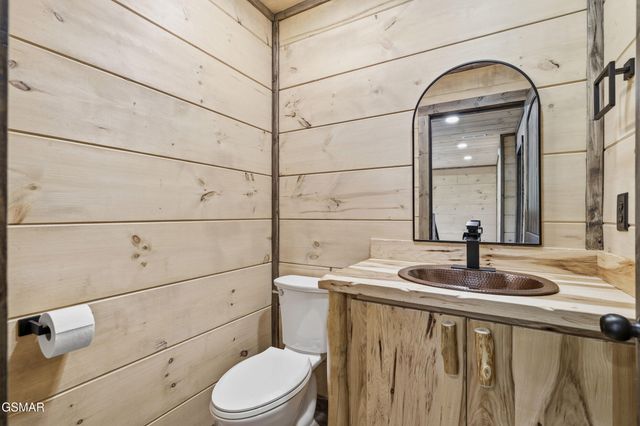 606 Cedar Road, Pigeon Forge, TN 37863