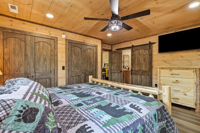 606 Cedar Road, Pigeon Forge, TN 37863