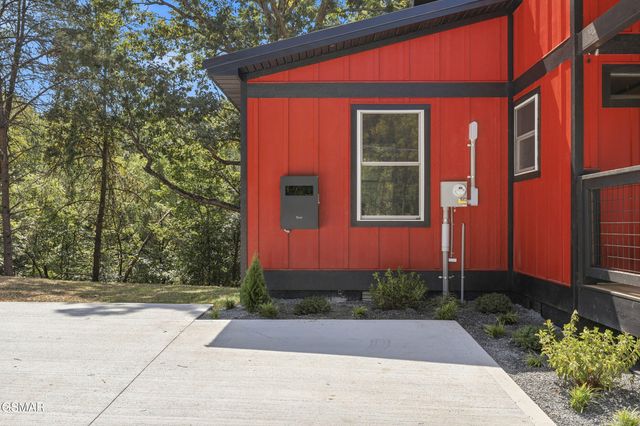 606 Cedar Road, Pigeon Forge, TN 37863