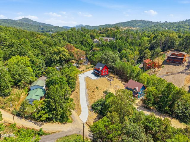606 Cedar Road, Pigeon Forge, TN 37863