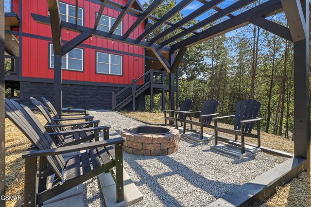 606 Cedar Road, Pigeon Forge, TN 37863