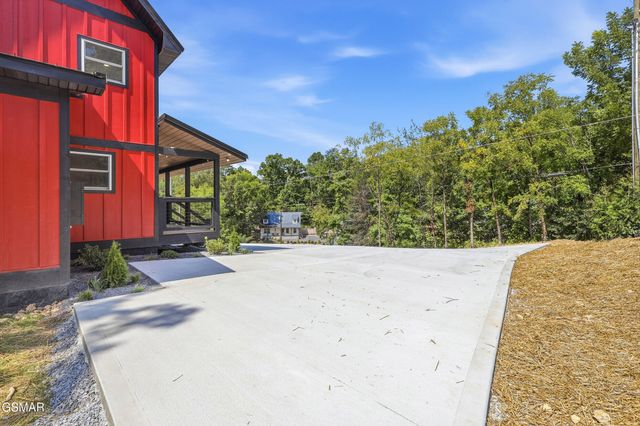 606 Cedar Road, Pigeon Forge, TN 37863
