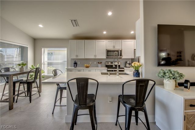 2625 Clairfont CT, Cape Coral, FL 33991