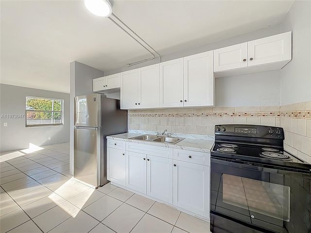 2408 NW 8th St 0, Pompano Beach, FL 33069