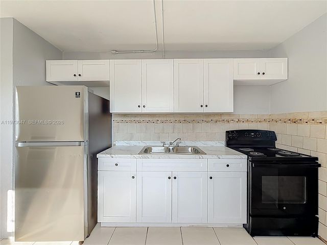 2408 NW 8th St 0, Pompano Beach, FL 33069