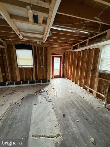 6821 UNIVERSITY DR, Middle River, MD 21220