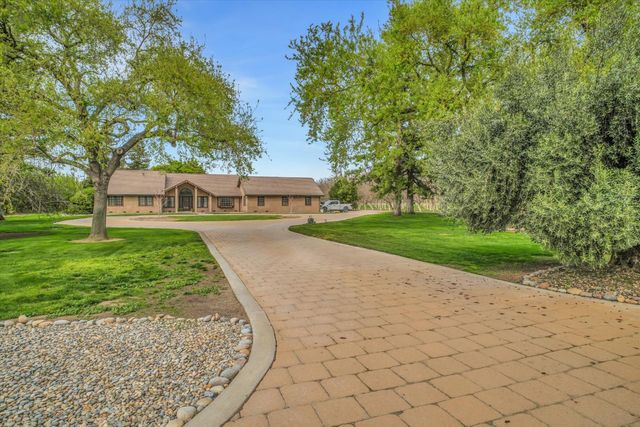 17230 E Franscella Ln, Ripon, CA 95366