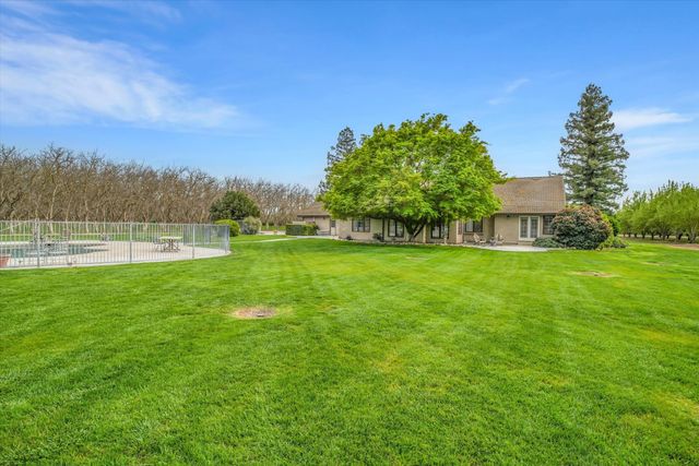 17230 E Franscella Ln, Ripon, CA 95366