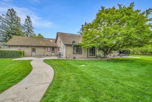 17230 E Franscella Ln, Ripon, CA 95366