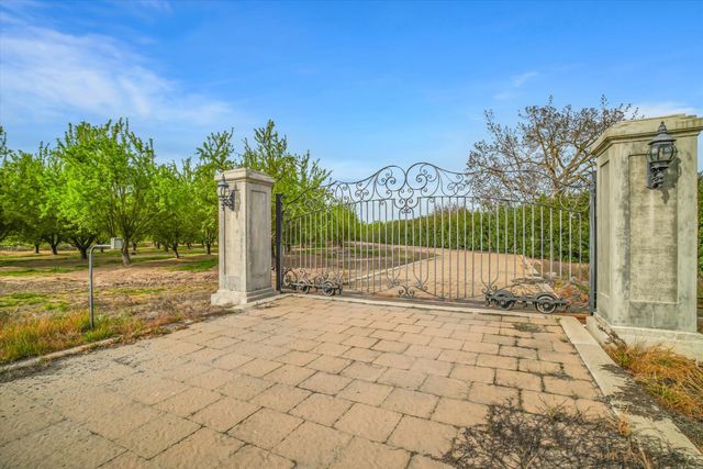 17230 E Franscella Ln, Ripon, CA 95366