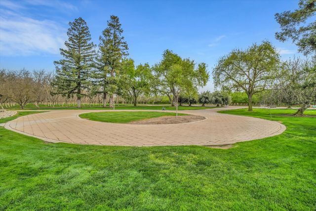 17230 E Franscella Ln, Ripon, CA 95366