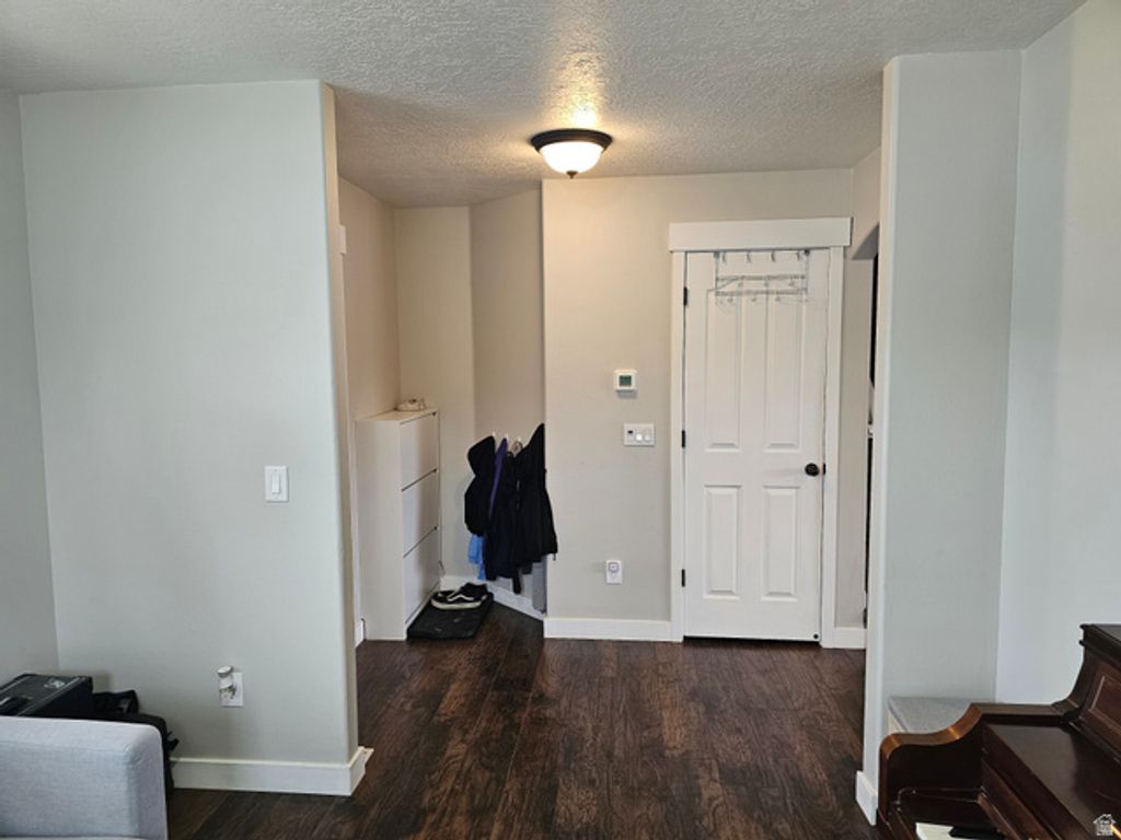 Image 9 of property listing at 7481 N RED PINE RD, Eagle Mountain, UT 84005
