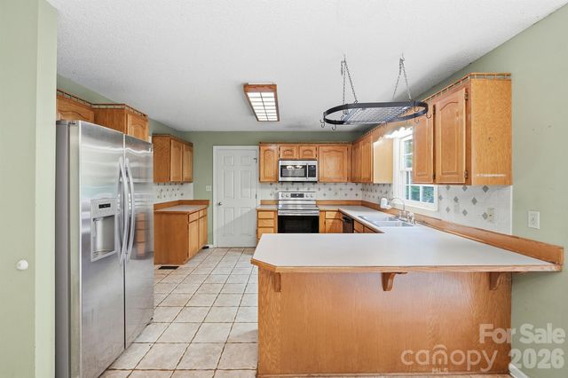 1227 Shirebourn None, Hickory, NC 28602
