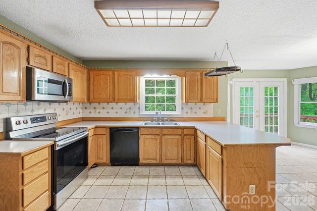 1227 Shirebourn None, Hickory, NC 28602