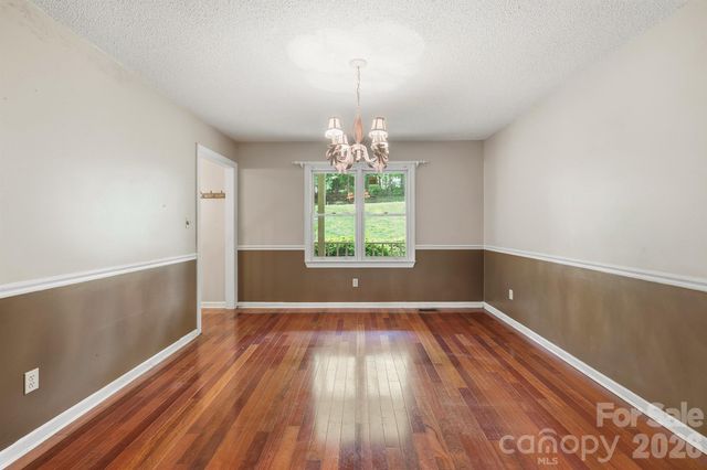1227 Shirebourn None, Hickory, NC 28602