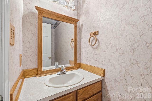 1227 Shirebourn None, Hickory, NC 28602