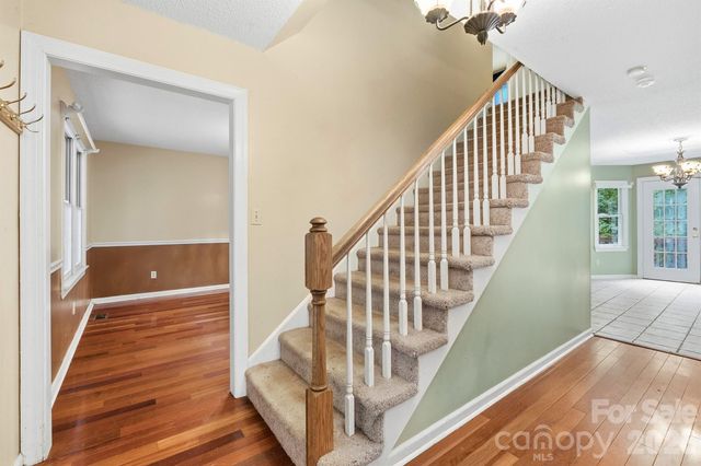 1227 Shirebourn None, Hickory, NC 28602