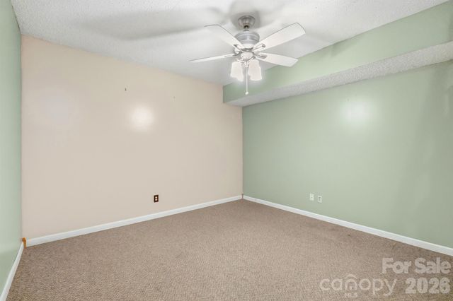 1227 Shirebourn None, Hickory, NC 28602