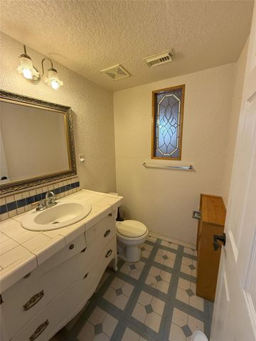 104 S Johnson Street, Alvin, TX 77511