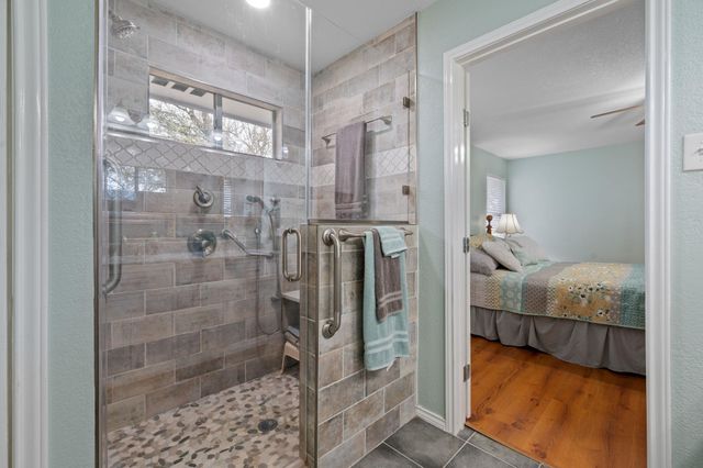 13812 Lothian DR, Pflugerville, TX 78660