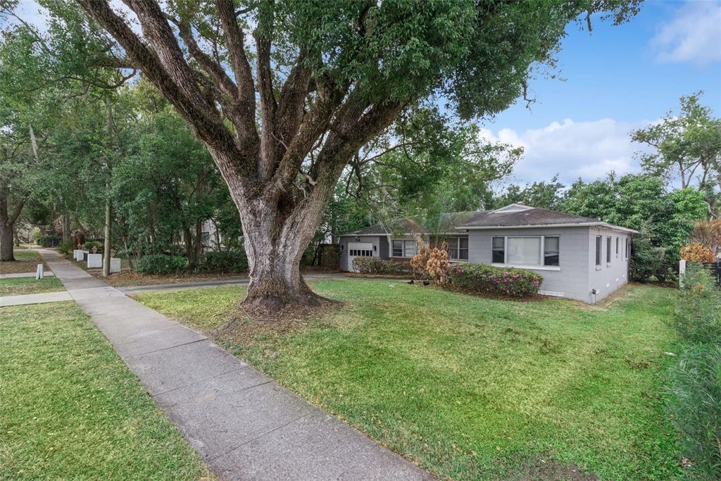 Image 1 of property listing at 325 N PHELPS AVENUE, Winter Park, FL 32789