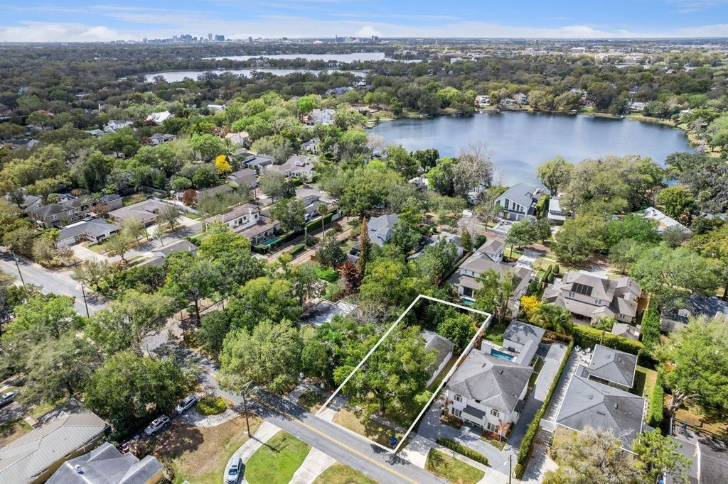 Image 5 of property listing at 325 N PHELPS AVENUE, Winter Park, FL 32789