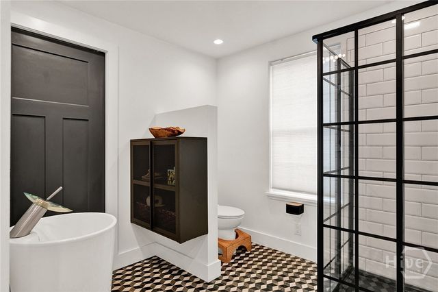 521 Rose Dhu Road, Savannah, GA 31419