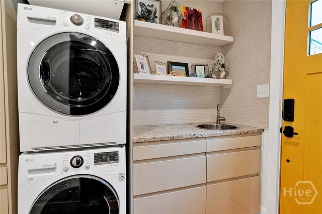 521 Rose Dhu Road, Savannah, GA 31419