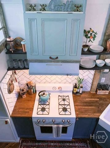 521 Rose Dhu Road, Savannah, GA 31419