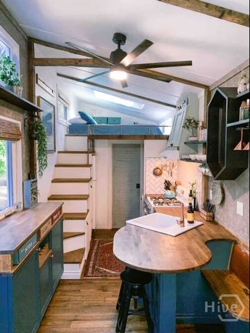 521 Rose Dhu Road, Savannah, GA 31419