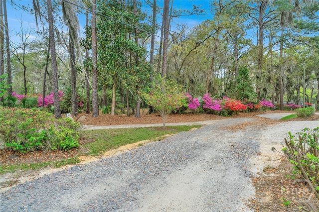521 Rose Dhu Road, Savannah, GA 31419