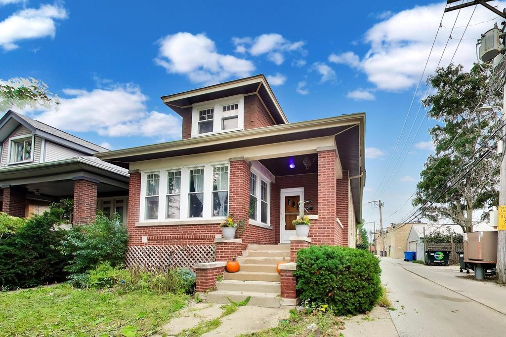 4815 N Tripp Avenue, Chicago, IL 60630 — photo 2