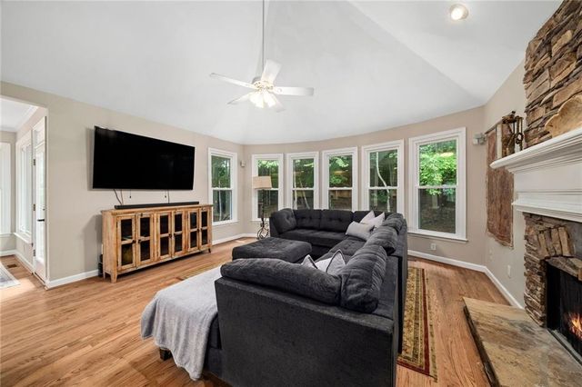 915 Sentry Ridge Crossing, Suwanee, GA 30024