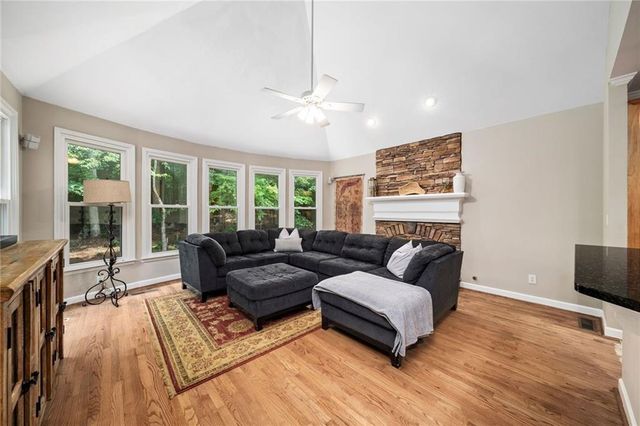 915 Sentry Ridge Crossing, Suwanee, GA 30024