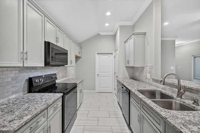 3016 Loy Lake Road, Denison, TX 75020