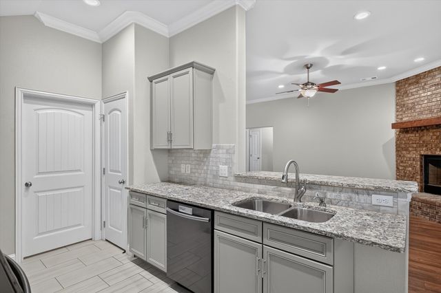 3016 Loy Lake Road, Denison, TX 75020
