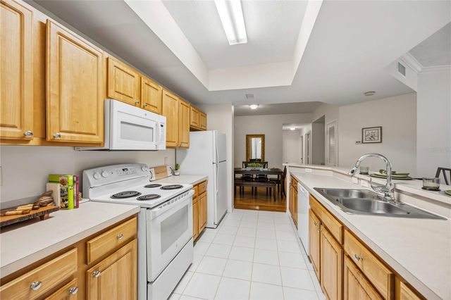 5721 BENTGRASS DRIVE 20-104, Sarasota, FL 34235