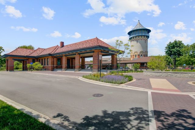 292 E Burlington Street, Riverside, IL 60546