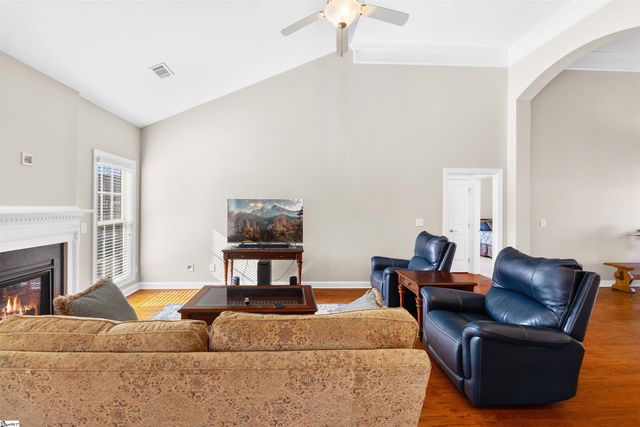 604 Chillingham Court, Fountain Inn, SC 29644