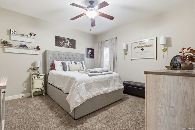 239 Sittre Dr, Castroville, TX 78009