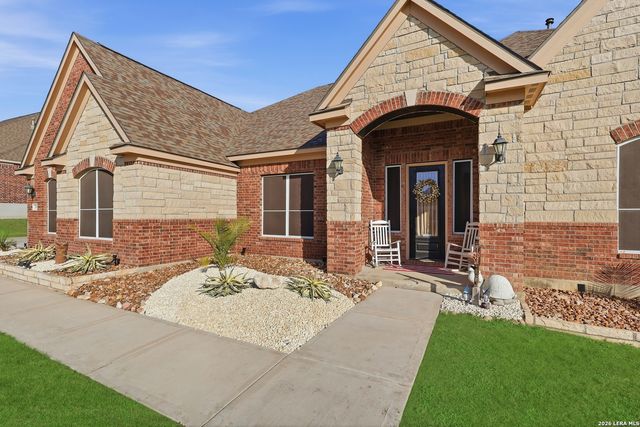 239 Sittre Dr, Castroville, TX 78009