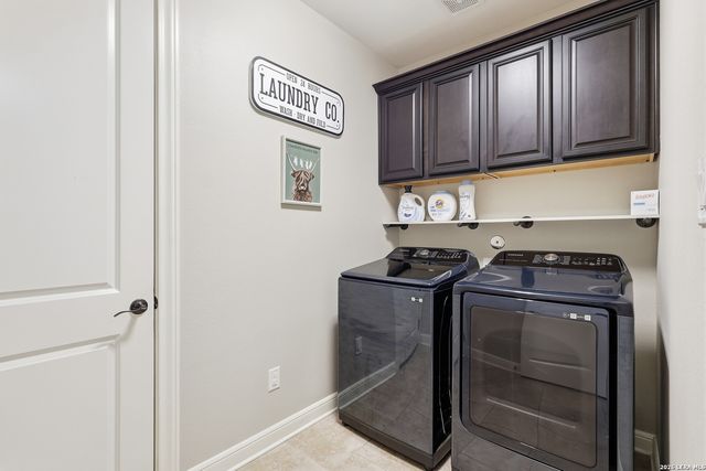 239 Sittre Dr, Castroville, TX 78009