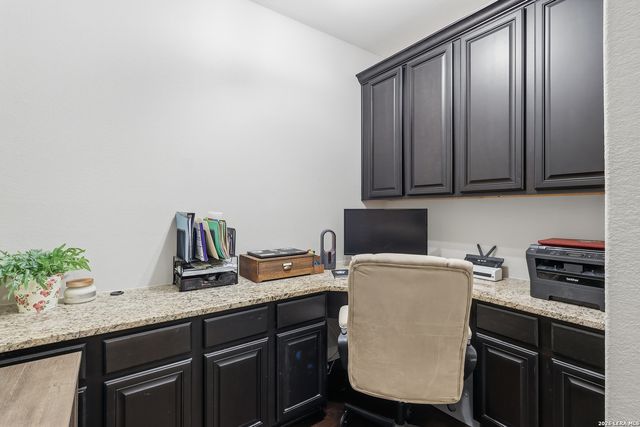 239 Sittre Dr, Castroville, TX 78009