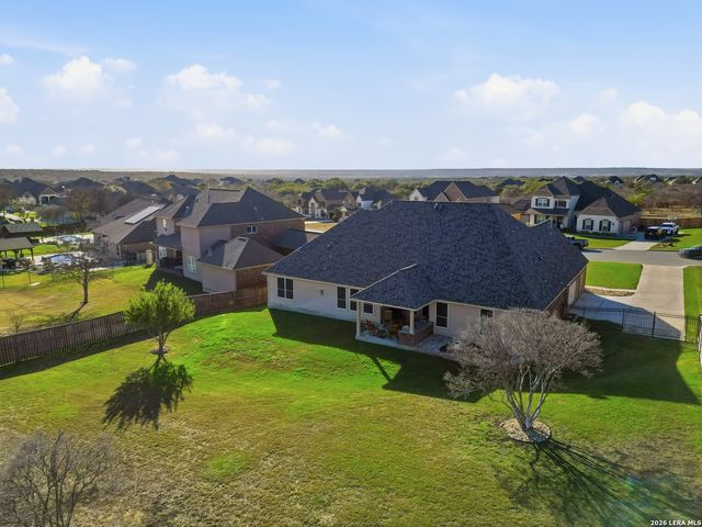 239 Sittre Dr, Castroville, TX 78009