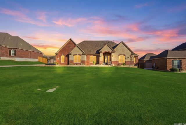 239 Sittre Dr, Castroville, TX 78009