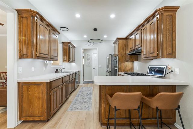 817 Fox Hill Drive, Edmond, OK 73034