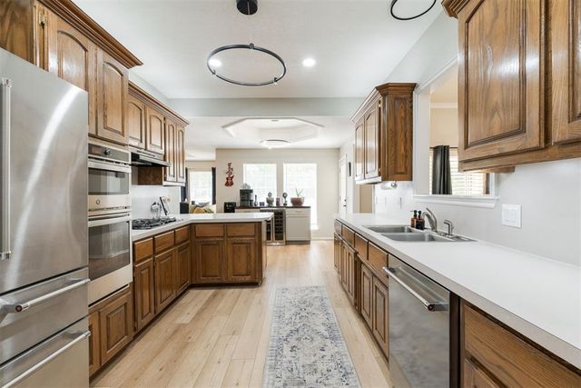 817 Fox Hill Drive, Edmond, OK 73034