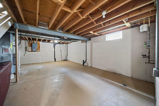 1161 Willow Oak Drive, Blacklick, OH 43004